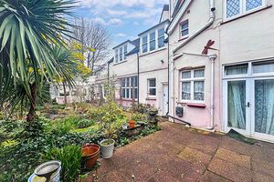 2a Preston Park Avenue